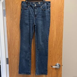 Women's boot  Boot cut Jeans in Dark Blue Wash